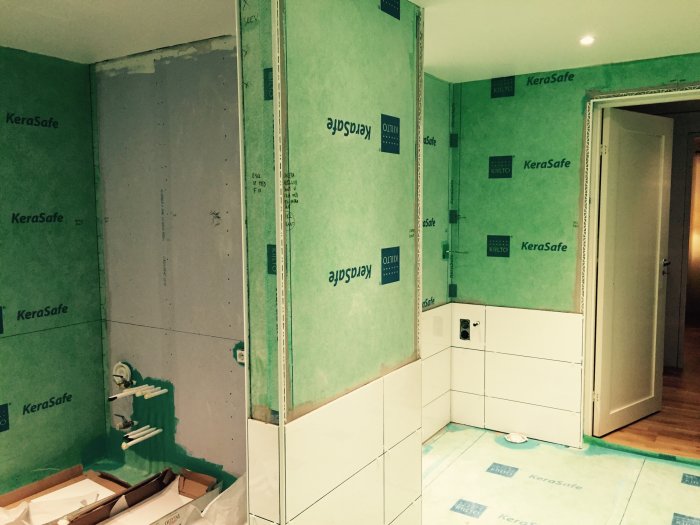 Avskiljande vägg badrum tätskikt | Byggahus.se