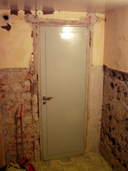 Badrumsdorr_02.jpg