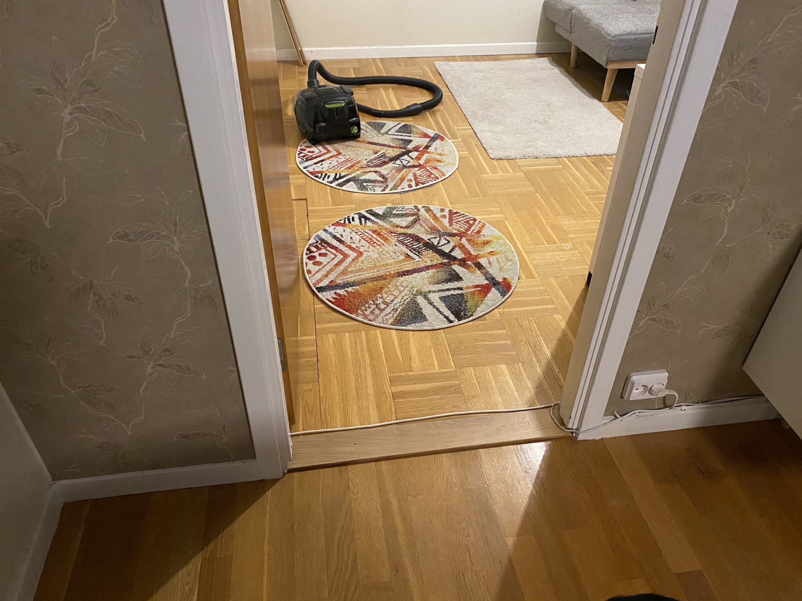 r827w7Q.jpg r827w7Q.jpg