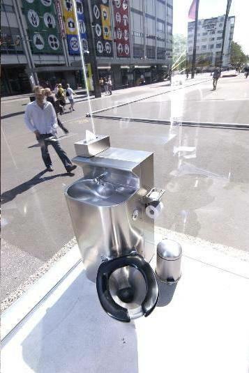 toilet2.jpg toilet2.jpg
