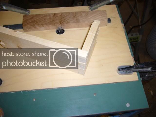 sinkfrsmall2.jpg sinkfrsmall2.jpg