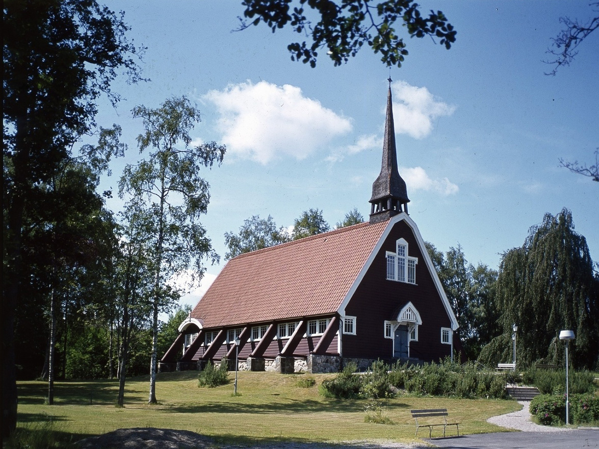 Hind%C3%A5s_kyrka_1976.jpg Hind%C3%A5s_kyrka_1976.jpg