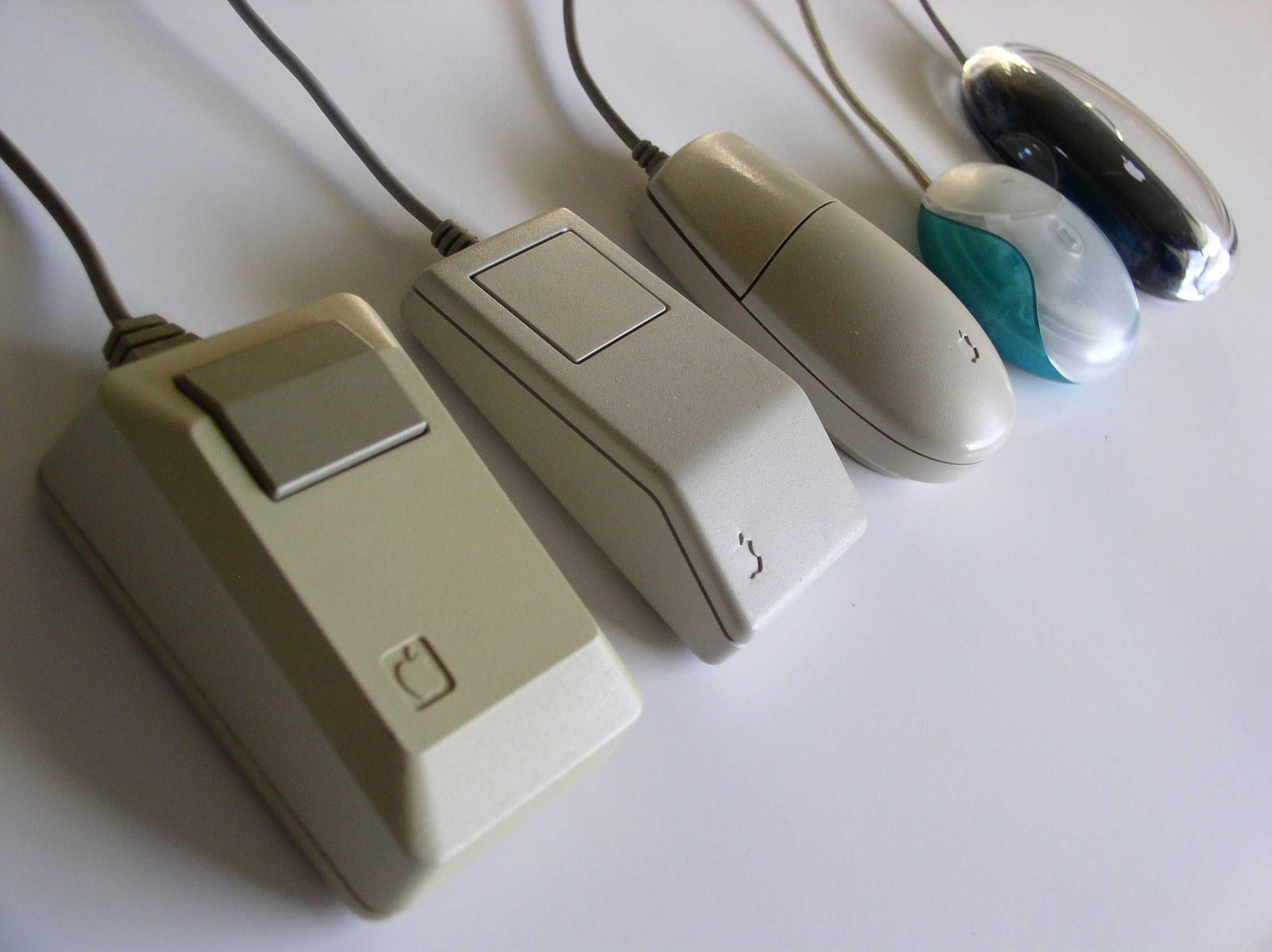 The_Apple_Mouse.jpg The_Apple_Mouse.jpg