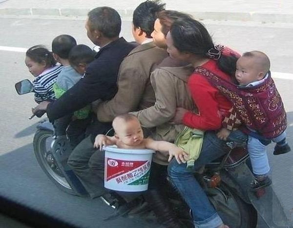 Overloaded_motorcycle1.jpg Overloaded_motorcycle1.jpg