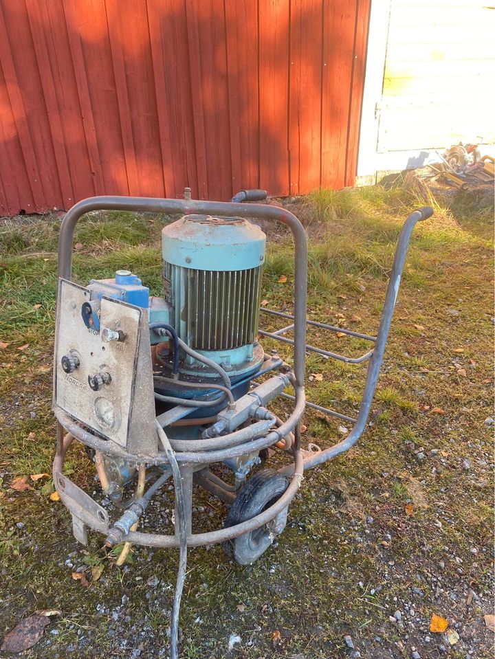 IANVUvF.jpg IANVUvF.jpg