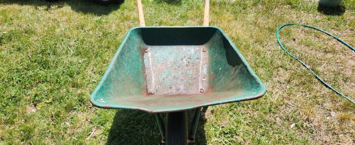 689180-b506d8b4e955eeba2bae7e18177c298e.jpg 689180-b506d8b4e955eeba2bae7e18177c298e.jpg