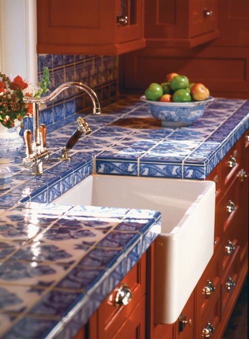 04-blue-chinoiserie-tiles-to-contrast-with-warm-colored-furniture.jpg 04-blue-chinoiserie-tiles-to-contrast-with-warm-colored-furniture.jpg