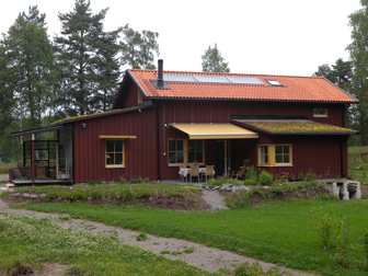 Westholms passivhus från baksidan.