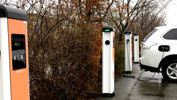 4 års kamp för att få installera laddstolpe