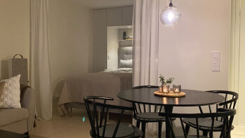 Så fick de ettan på 35 kvadrat att kännas större – kvadratsmarta tips för liten lägenhet