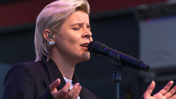 Robyn i konflikt med sitt byggbolag
