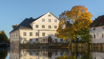 Solpaneler på historiskt tingshus måste bort