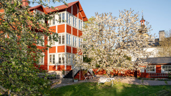 Fredagshuset: 1700-talspärlan vid Löwenströmska trädgården i Vaxholm