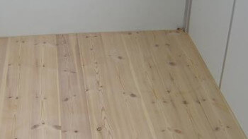 Bostadsägare kräver ersättning efter fel golv lagts vid renovering