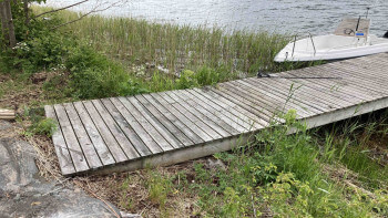Husägare måste riva mur och brygga