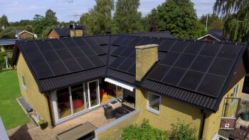 Installerat solceller från Japan med inbyggd tunnfilm