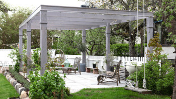 Några vita pergola och en järnvitriolad