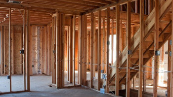 Skatteverket: "Ekobrottslingarna finns oftast i byggbranschen"