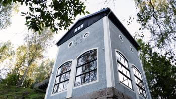 Gammelhyttan före och efter Ernst