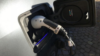 Effektavgift på 2 200 kr för att ladda elbilen en timma 
