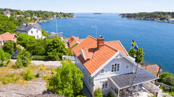 Lågt utbud, låga räntor och politiska förändringar oroar mäklarna