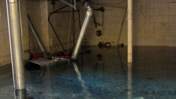 Bristfälliga dagvattenledningar och källare vanligast orsak till översvämning