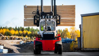 Fortsatt högt pris på trävaror