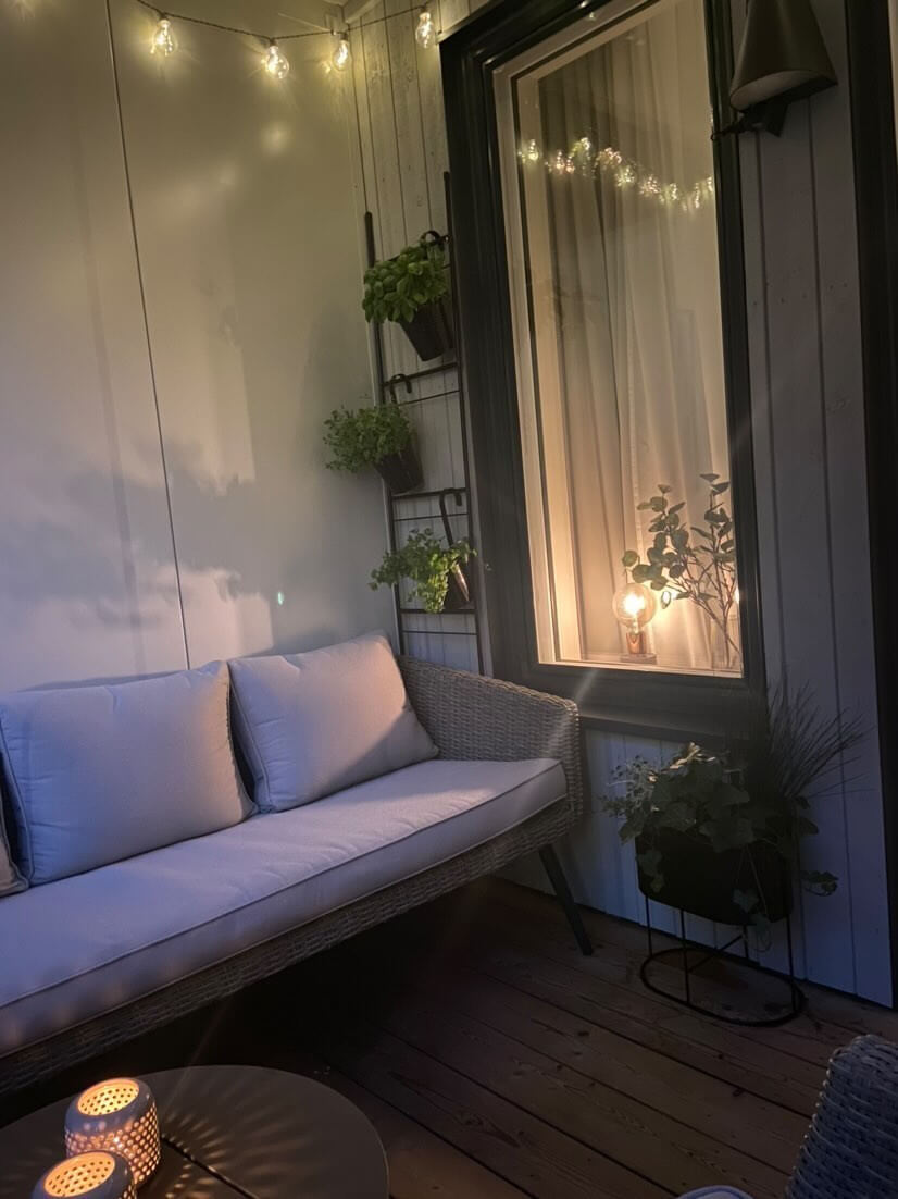 Inglasad altan inredd till uterum