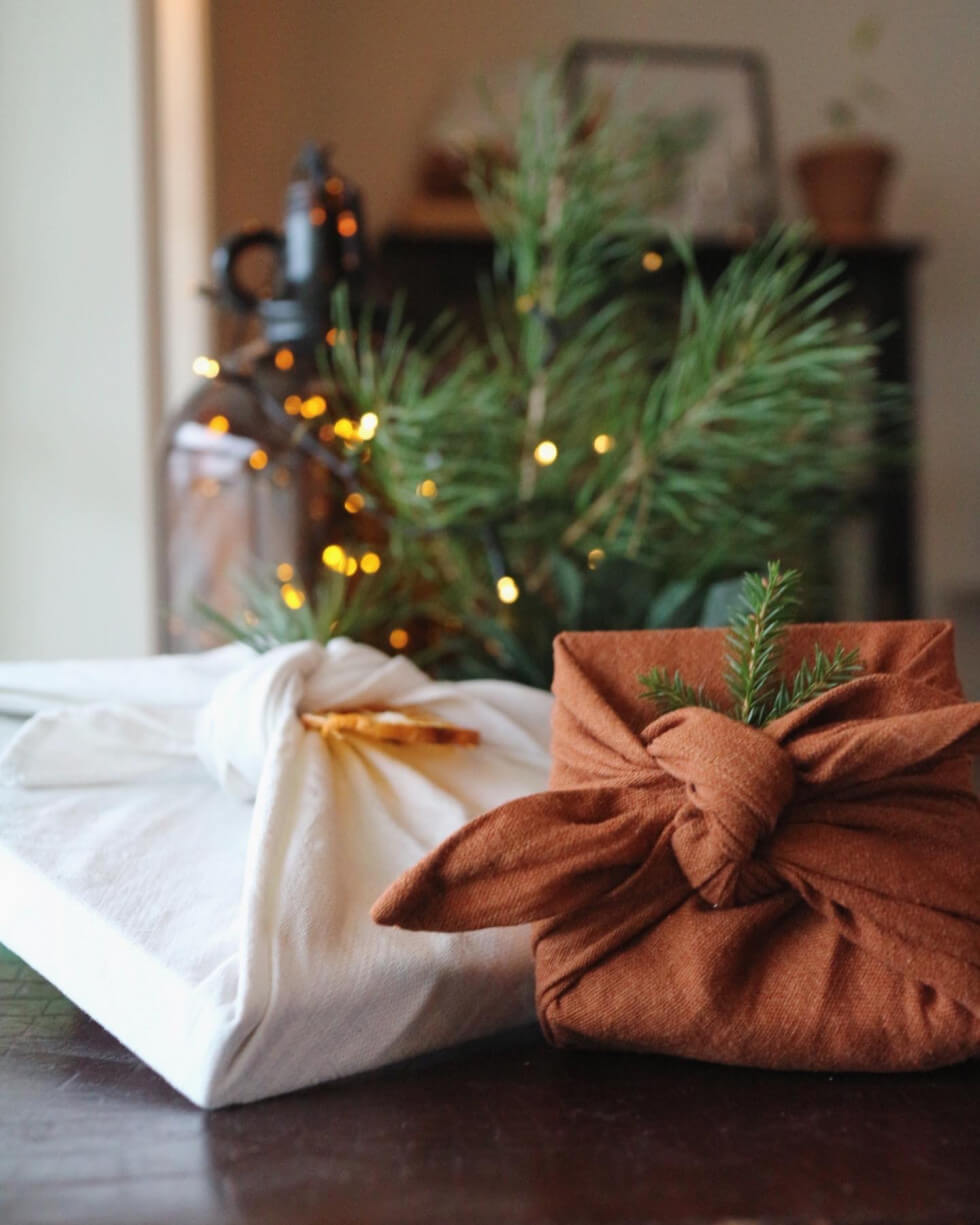 julpyssel paketinslagning