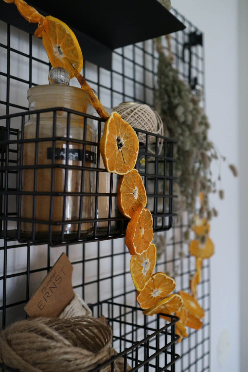 julpyssel torkade apelsiner girlang