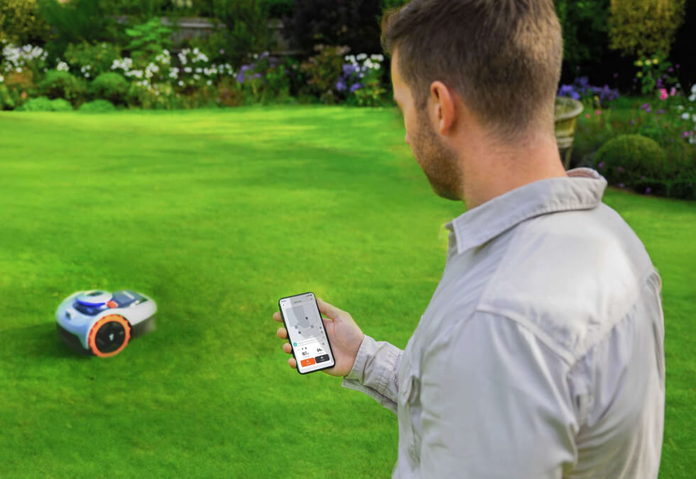 Den slinglösa robotgräsklipparen Segway Navimow i105E.