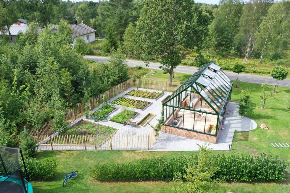 Växthus och odlingslådor