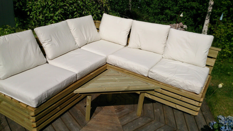 Utesoffa med bord