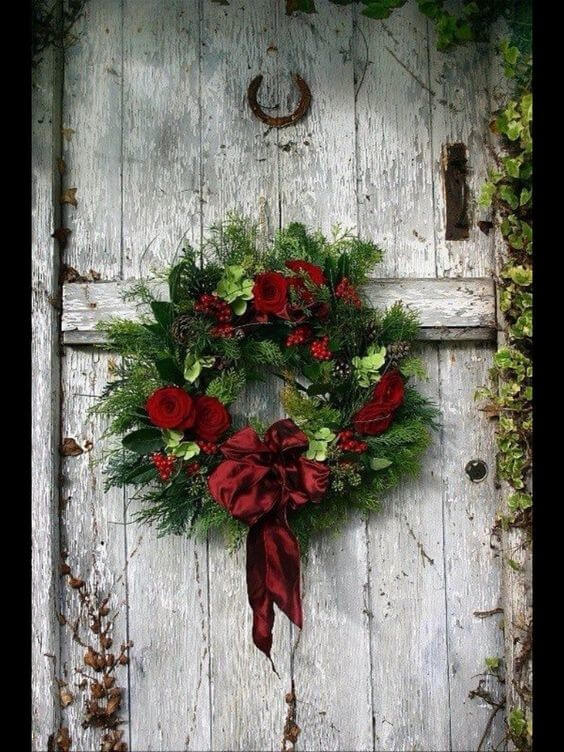 julkrans med rött .jpg