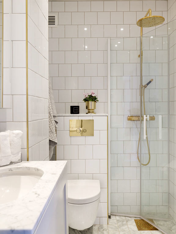 litet stilfullt badrum.jpg