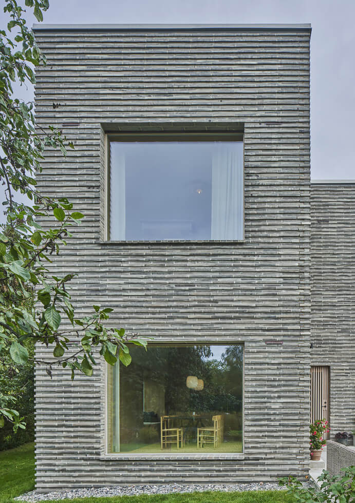 fasad på hus från sidan