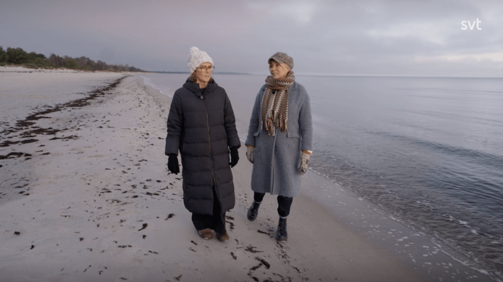 Anne och Helena på stranden