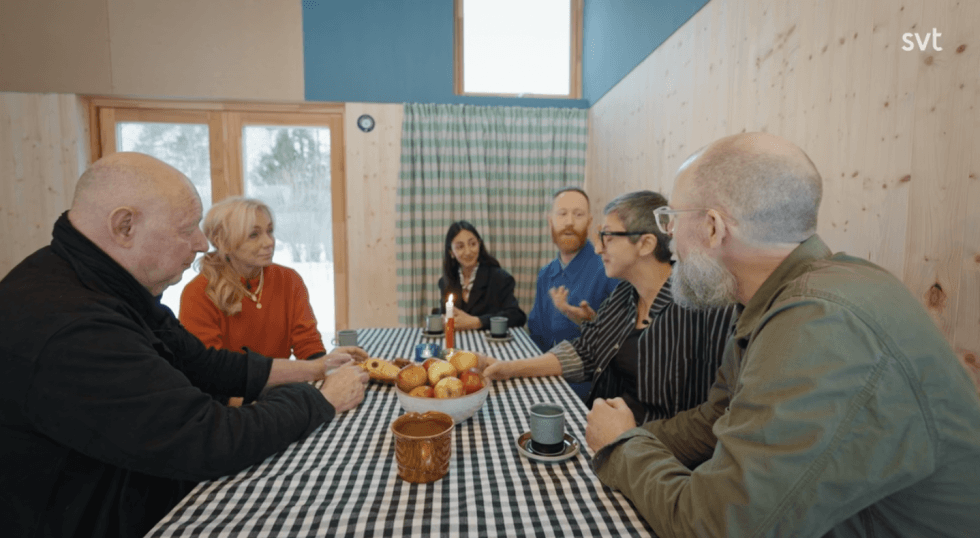 Alla samlas runt matbordet