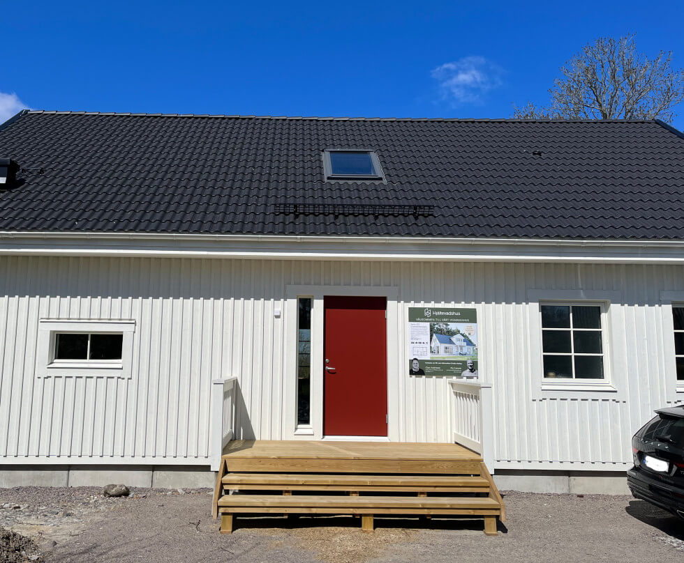 hjaltevadshus-visningshus-spira-152-entre-framsida