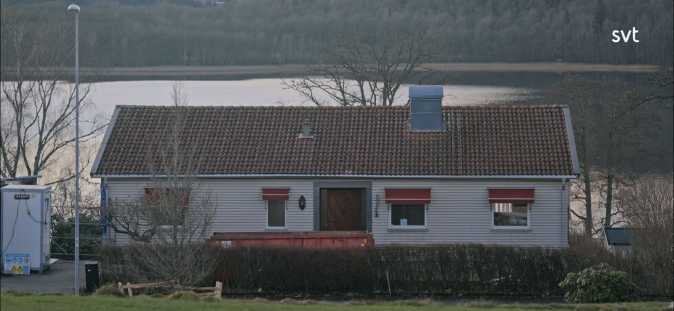 hus vid sjö