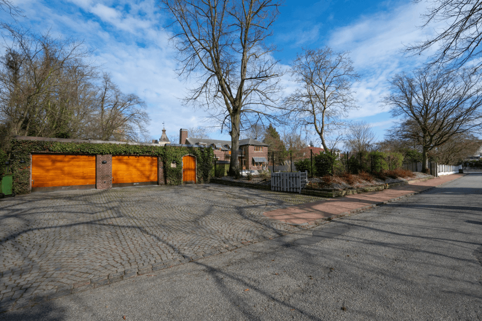 Garage vid Villa Mi