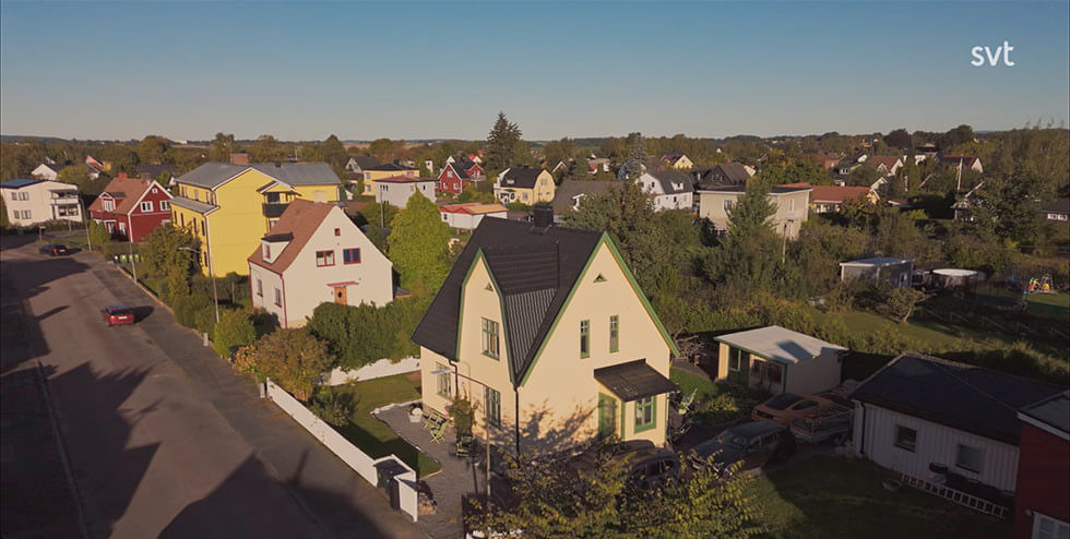 hus i klippan som är gult