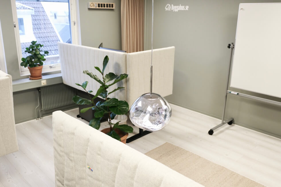 soffa på kontoret