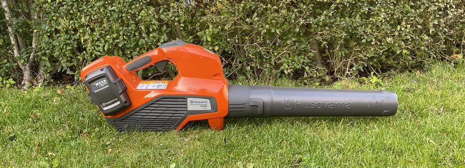 Husqvarna 320iB