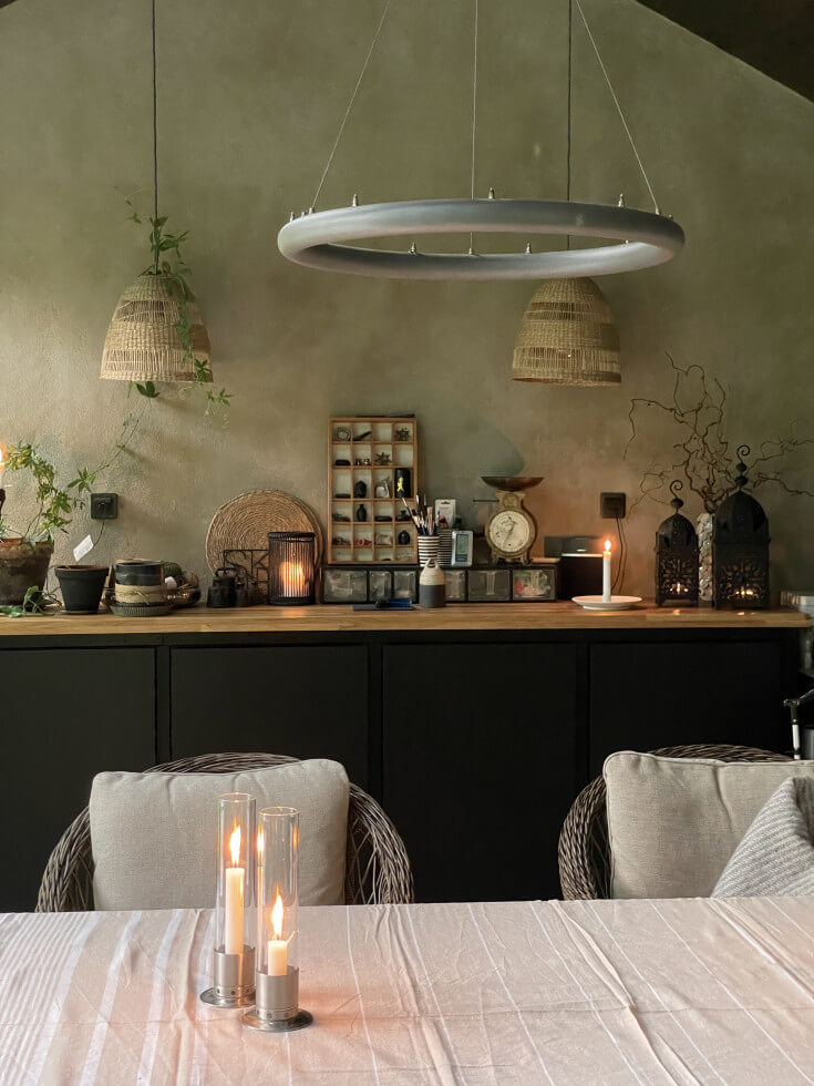 Inomhus i orangeriet, matplats.
