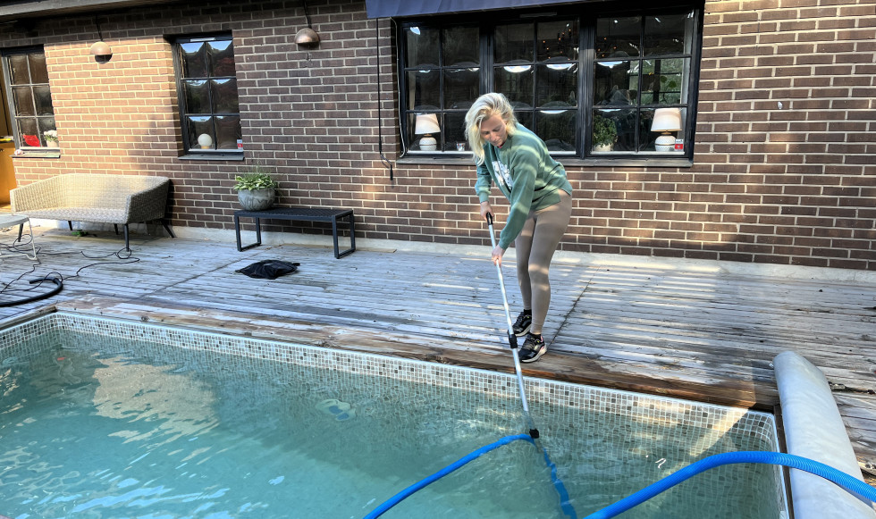 rengöring av pool