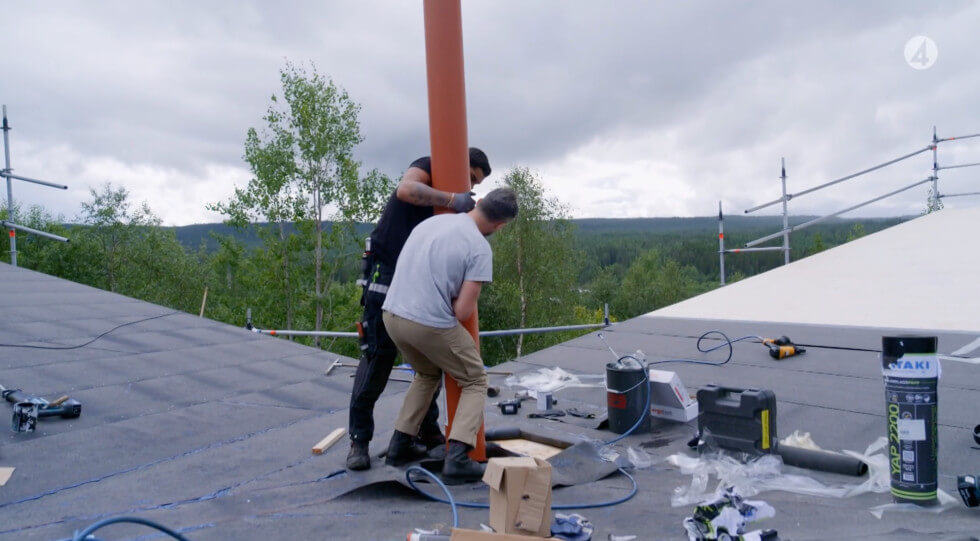 Avloppsrör i mitten av huset.