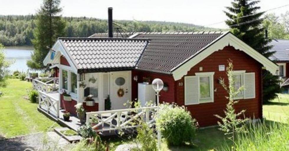 Danskarna tappar intresse för svenska sommarstugor, men norrmännen köper gärna fritidshus här.