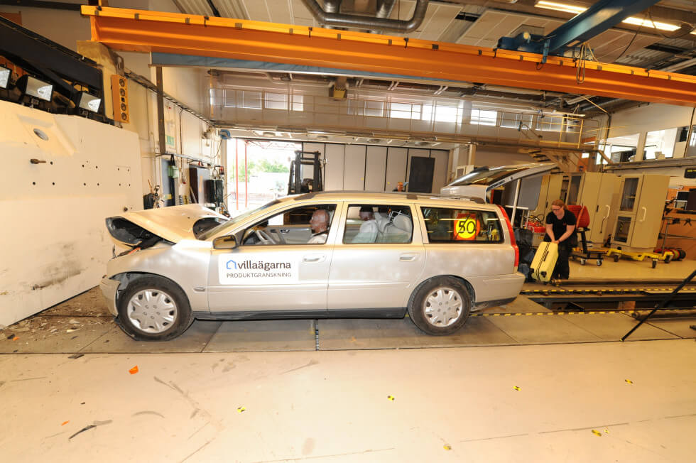 Volvo med lastnät i stål.