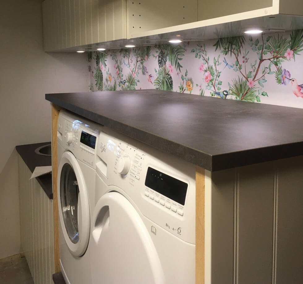 Medlemmen Snigla har gjort en ny fin tvättstuga med tapet, bra belysning och upphöjda maskiner. 